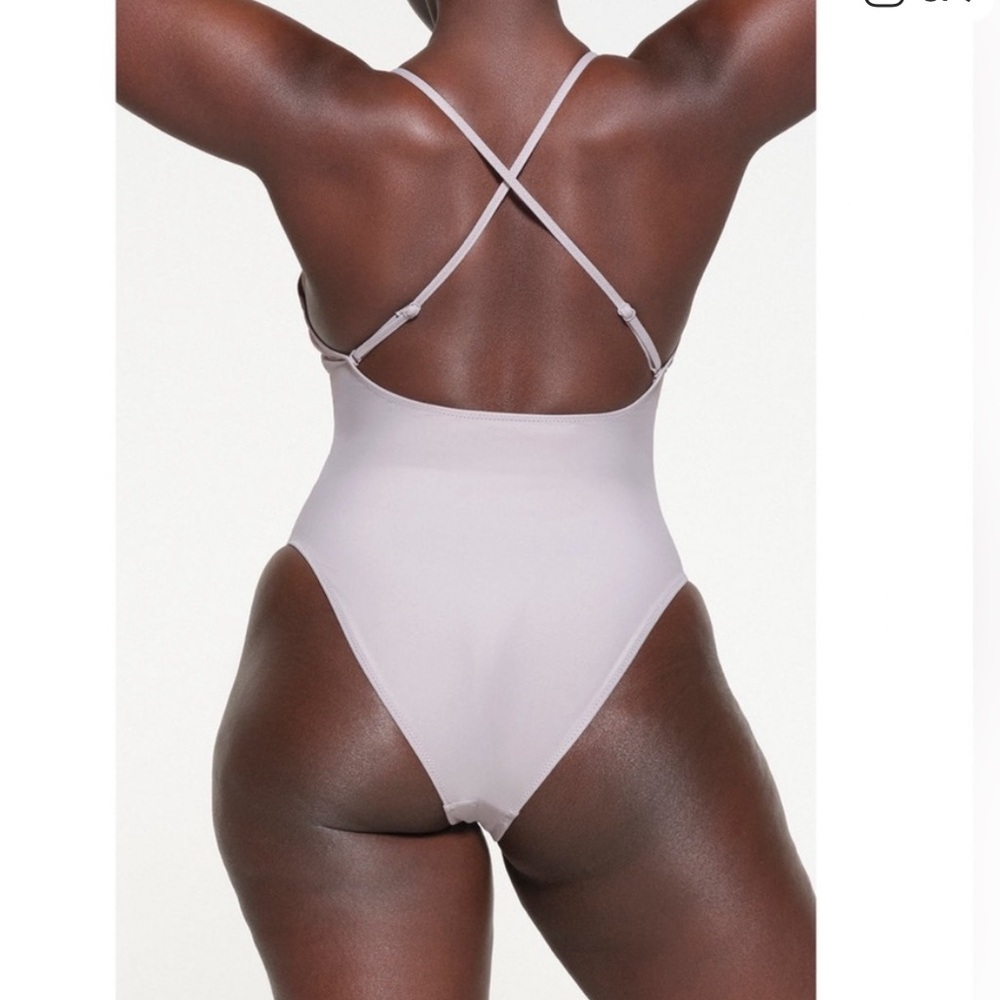 NWT SKIMS Recycled Signature Swim Cami One Piece in Chrome - Picture 3 of 7